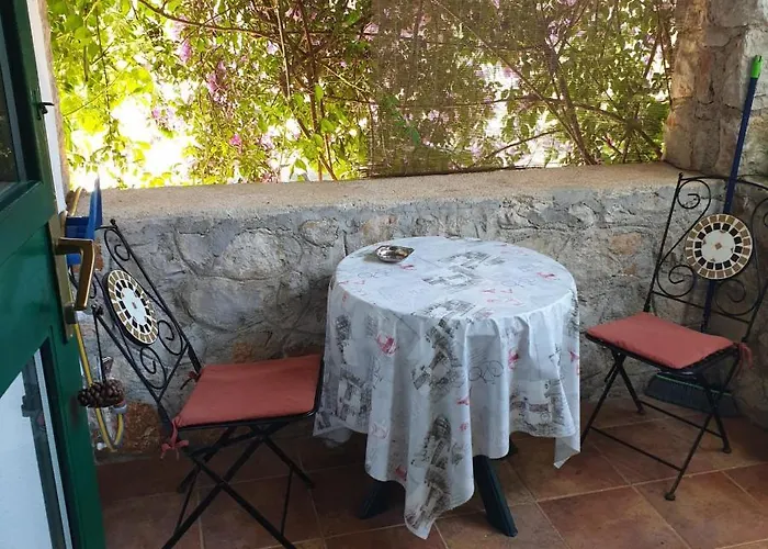 In With Terrace, Air Conditioning, Wifi, Washing Machine 4913-2 * Mali Lošinj