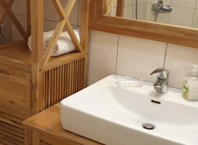 In With Terrace, Air Conditioning, Wifi, Washing Machine 4913-2 Lägenhet Mali Lošinj